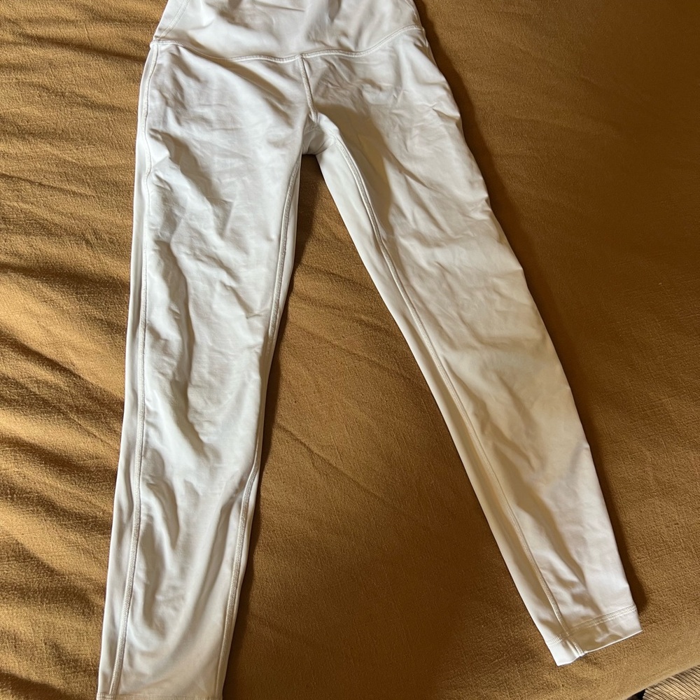 Size 6 Lululemon Wunder Unders - image 2